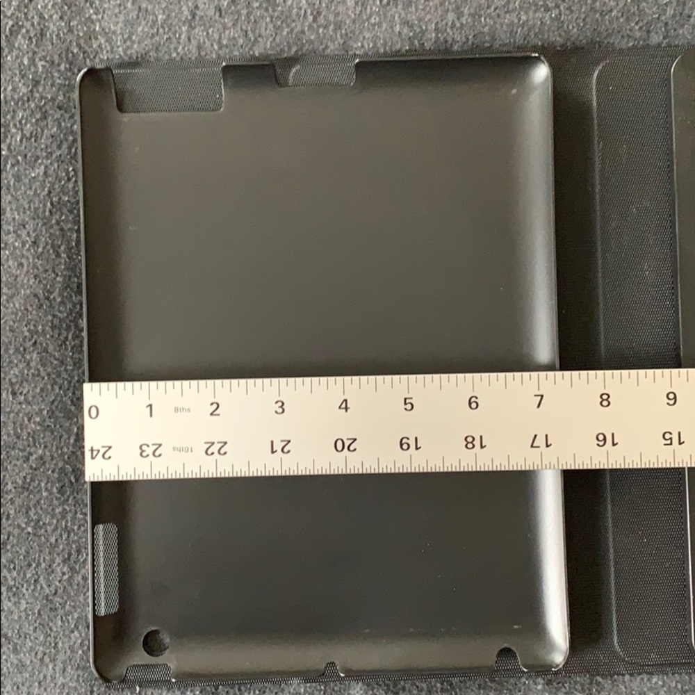 iPad case + chargeable wireless Bluetooth keyboard - Picture 6 of 9